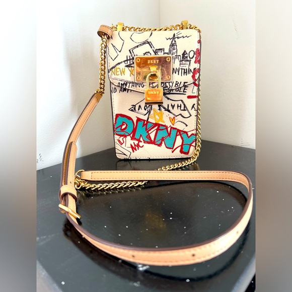 Women’s DKNY Elissa North/South Crossbody Purse - Picture 1 of 3